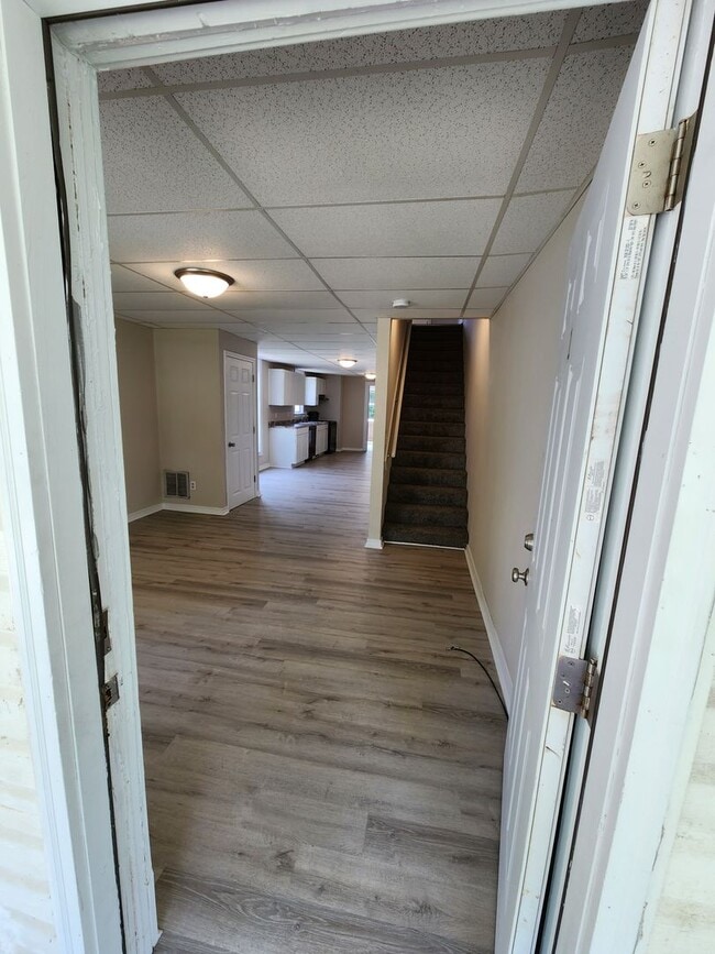 Foto del edificio - Spacious 3-Bedroom, 1-Bathroom Home AVAILA...