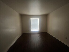 Building Photo - 8529 Hearth Dr