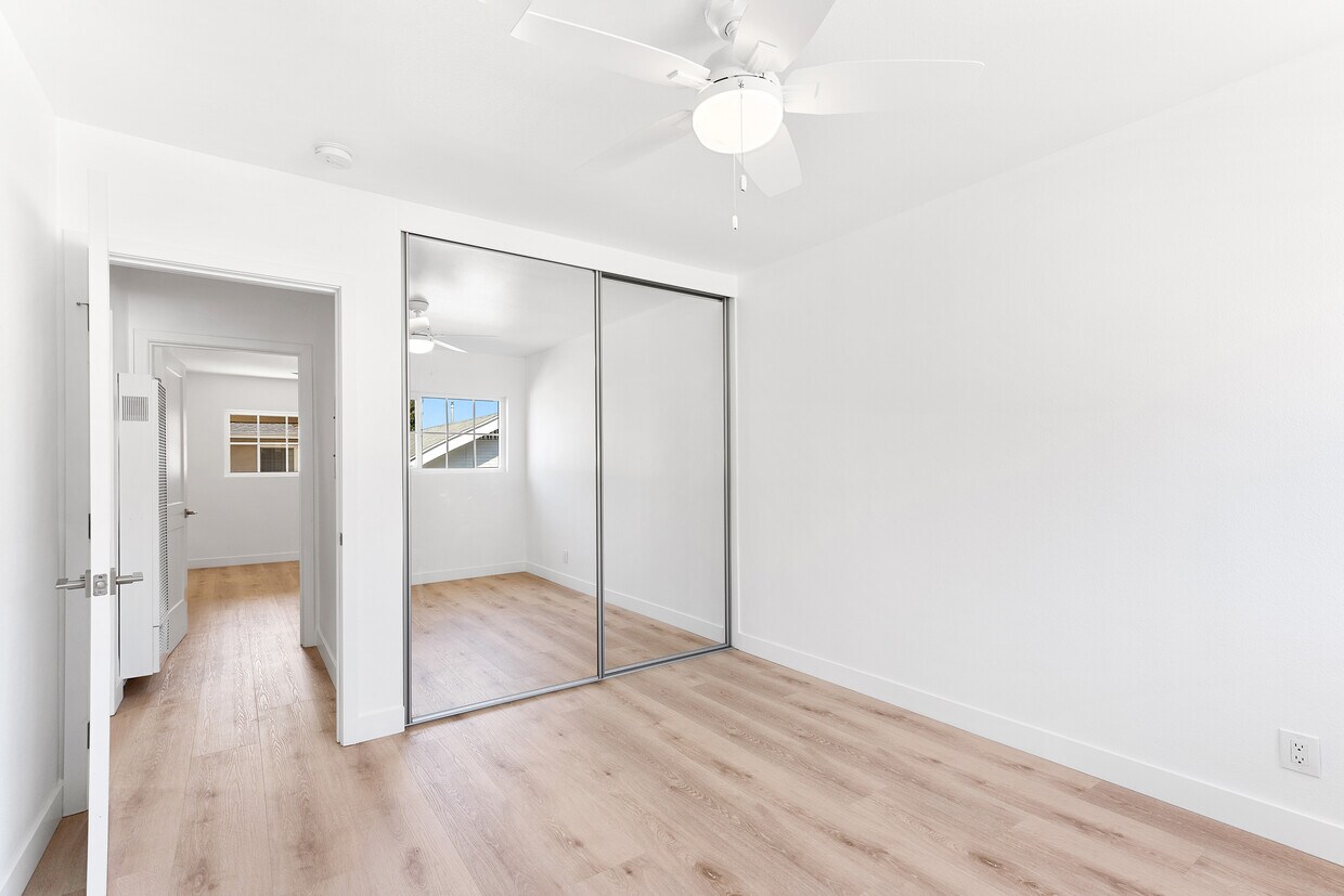 Foto del edificio - 244-246 Coronado Ave