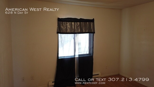 Building Photo - 3bed/1bath unit