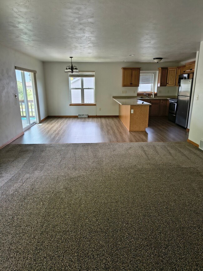 Foto del edificio - 1059 Rock Ledge Ln