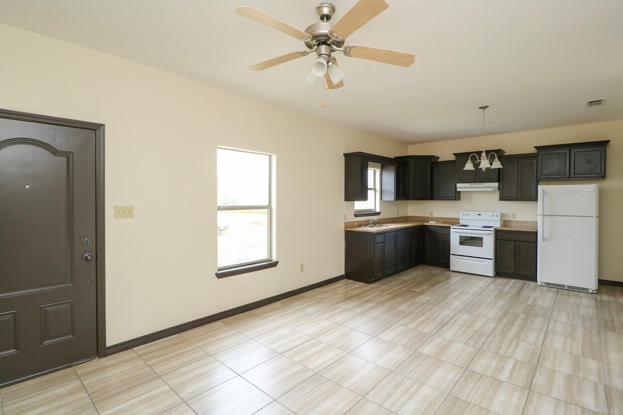 109 N Merida Dr. Unit 0408, Laredo, TX 78046 Apartment for Rent in