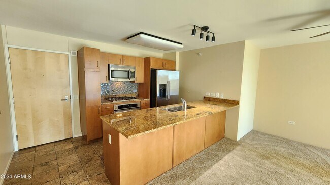 Foto del edificio - 4808 N 24th St