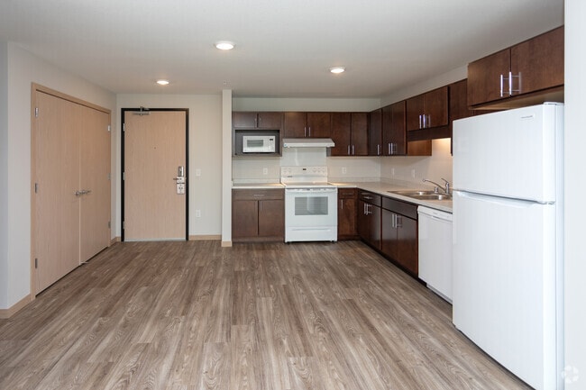 2BR, 1BA - 928SF - Blooming Meadows North