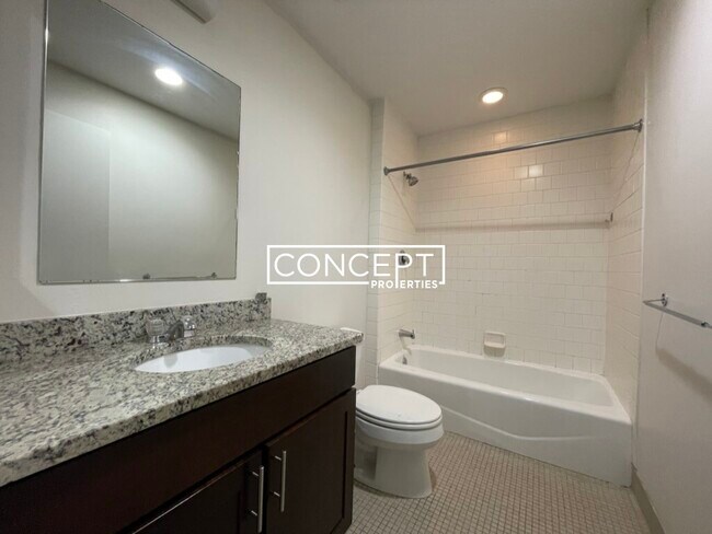 Foto del edificio - 160 E Berkeley St