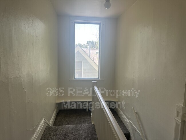 Foto del edificio - 1227 12th Ave
