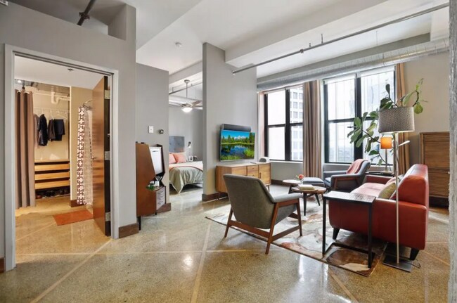 Foto del edificio - Historic Lowry Condo For Rent!!!