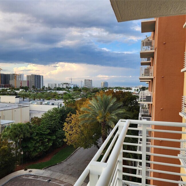 Foto del edificio - 2775 NE 187th St
