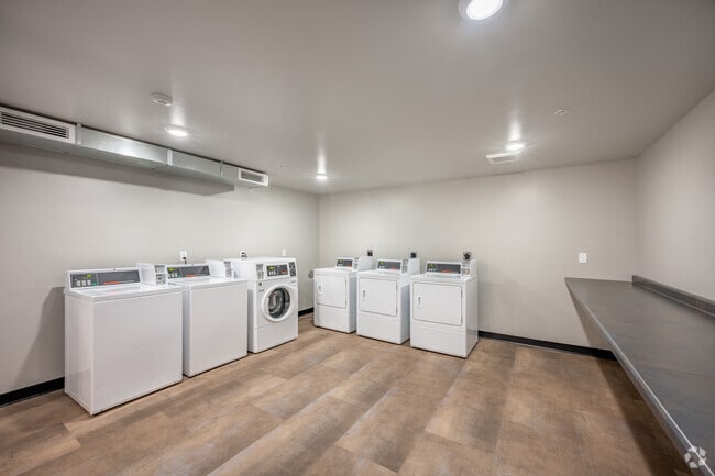 Laundry - 610 Gray St Apartments