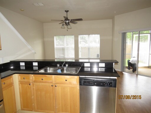 Foto del edificio - 10838 Celtic Woods Ave