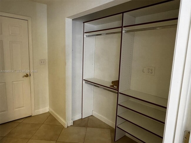 Foto del edificio - 158 SW 96th Ct
