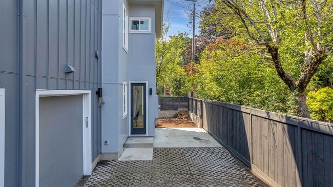 Foto del edificio - Urban Modern 5 Bedrooms, 3 1/2 Bathrooms, ...