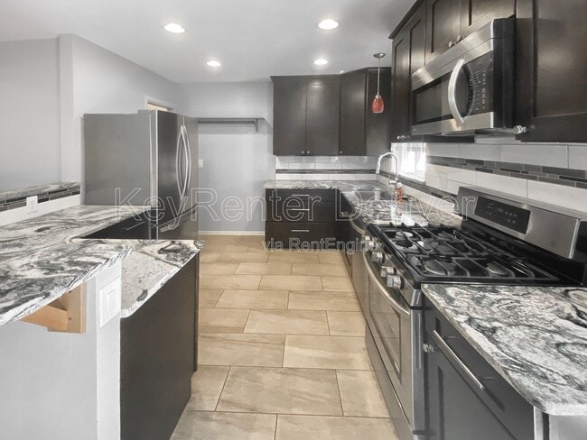 Foto del edificio - 6319 Iris Way
