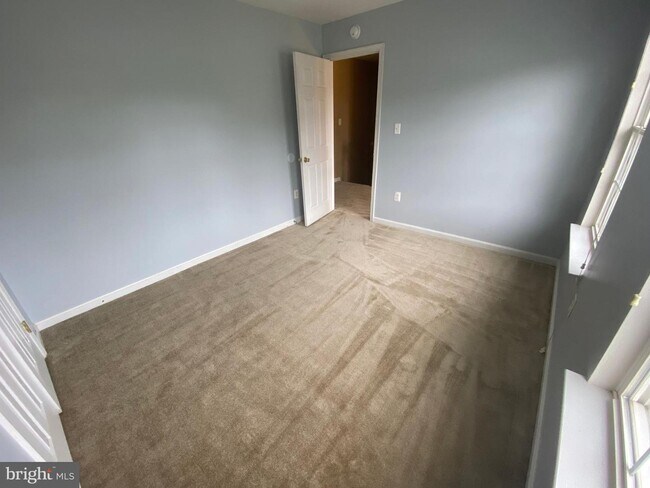 Foto del edificio - 10104 Terrace Ct