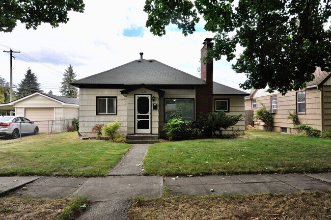 Foto del edificio - Downtown CDA: 3 bed 2 bath Bungalow