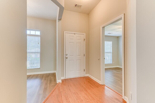 Foto del edificio - 536 Stirling Bridge Rd