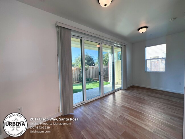 Foto del edificio - Modern Santa Rosa Home Featuring Open Living and Private Yard