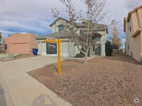 Building Photo - 7404 Mesquite Flor Dr