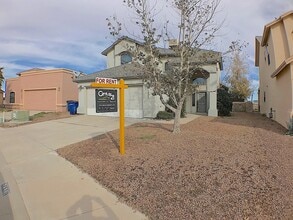 Building Photo - 7404 Mesquite Flor Dr