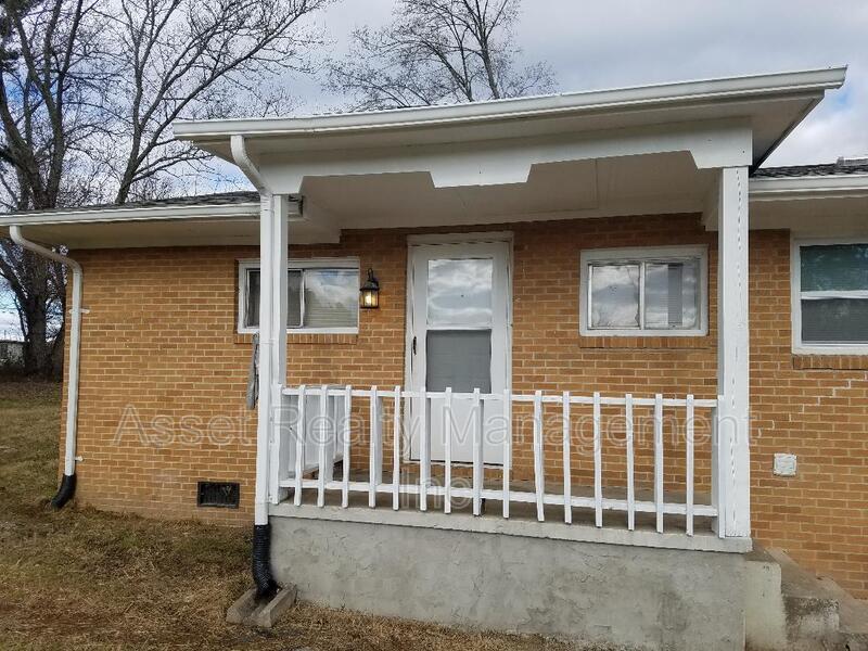 Foto principal - 9310 Davis Dr