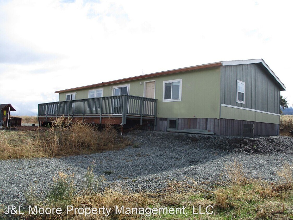 3 br, 2 bath House 220 E. Butler Ln House Rental in Ashland, OR