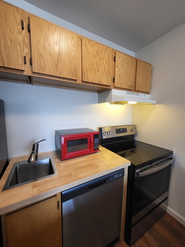 Building Photo - 110 South Park Avenue