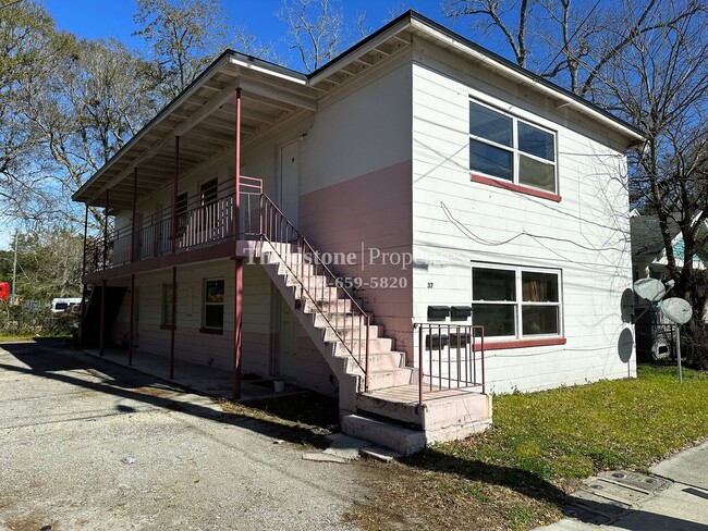Building Photo - 1437 W 26th St