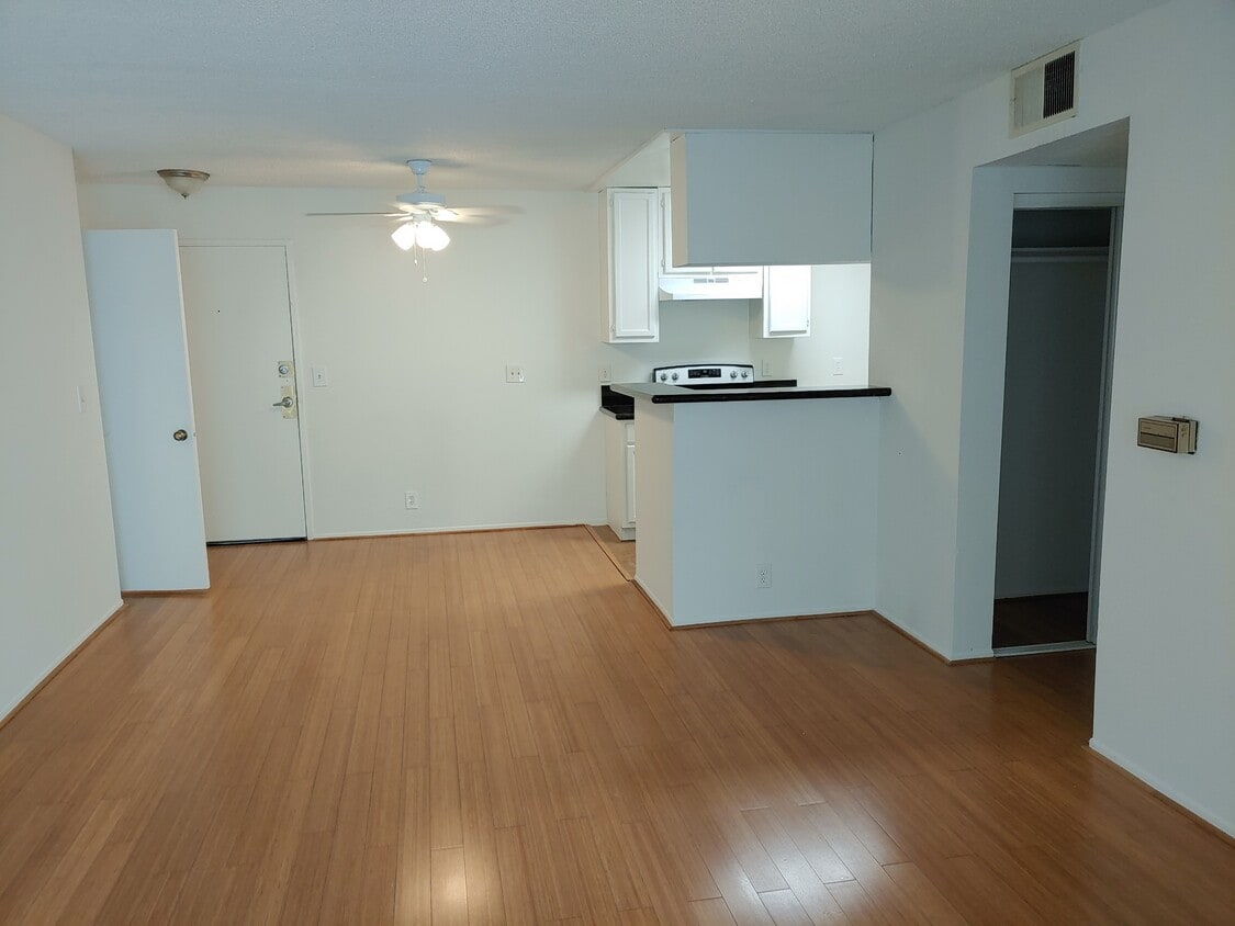 Building Photo - 519 S Gramercy Pl