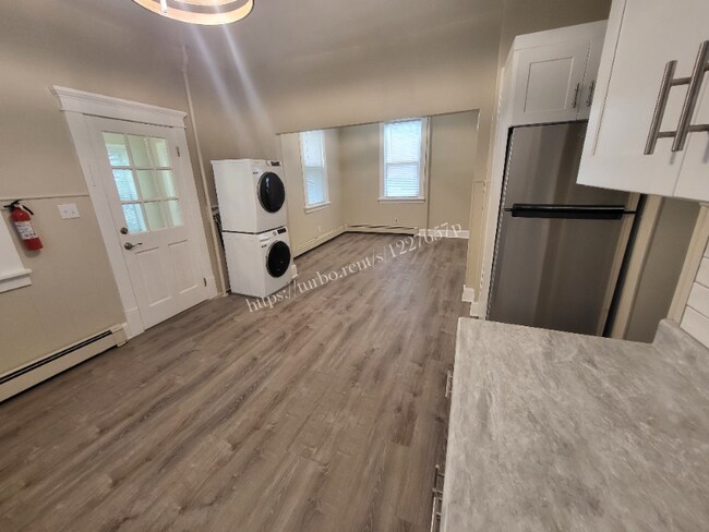 Foto del edificio - 254 Woodbridge Ave