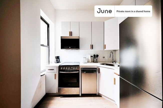 Foto del edificio - Room in Shared 3 bed/3 bath home in Ridgewood