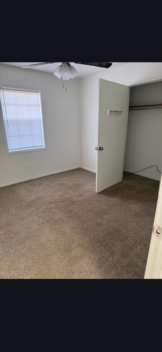 Building Photo - 619 Cherokee Rd