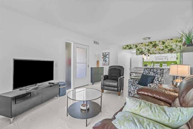 Foto del edificio - 154 Waterside Dr