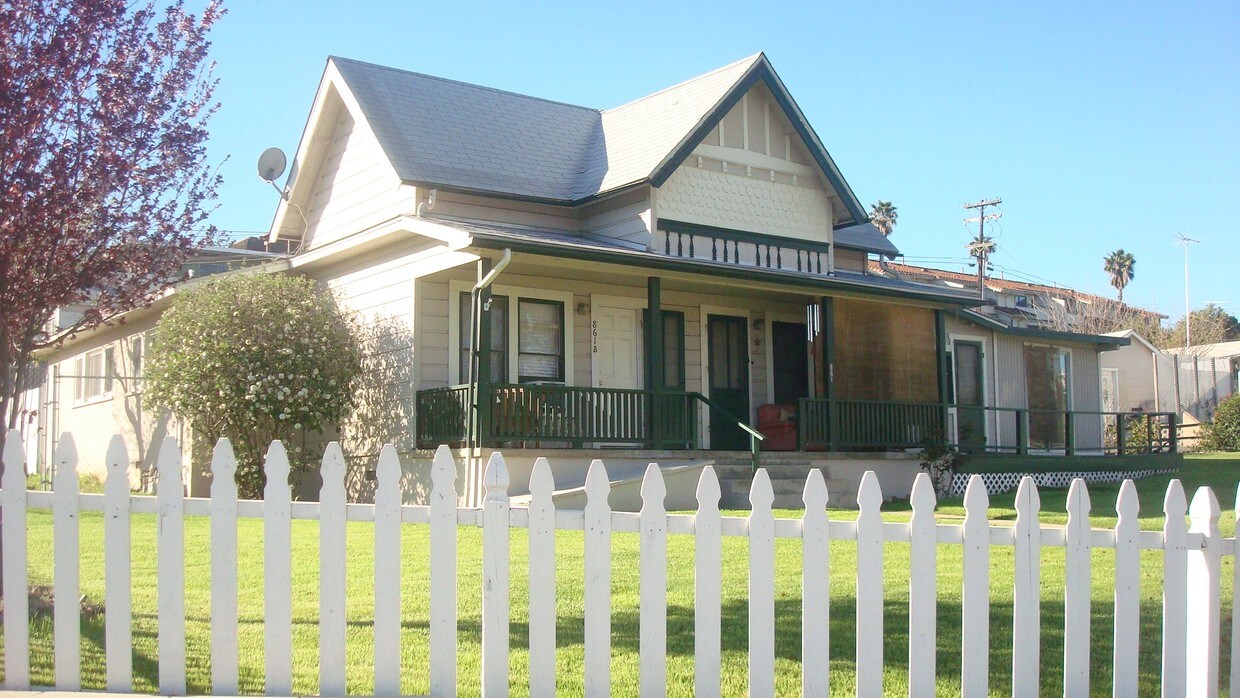 Foto principal - 859 E 2nd Ave