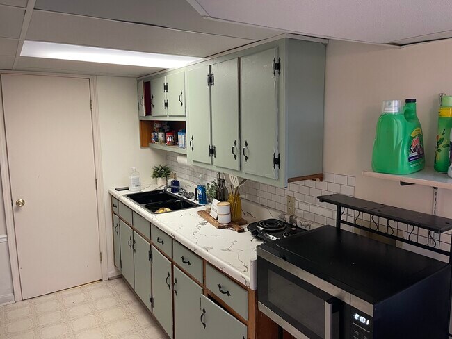 Foto del edificio - 4331 Sadie Ln