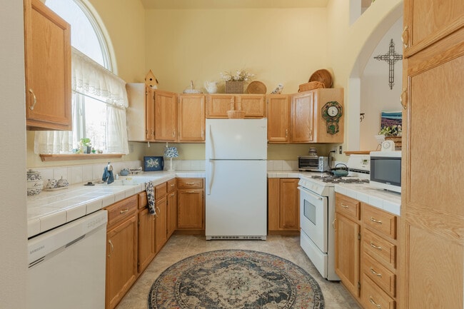Kitchen - 197 Yolla Bolly Trl
