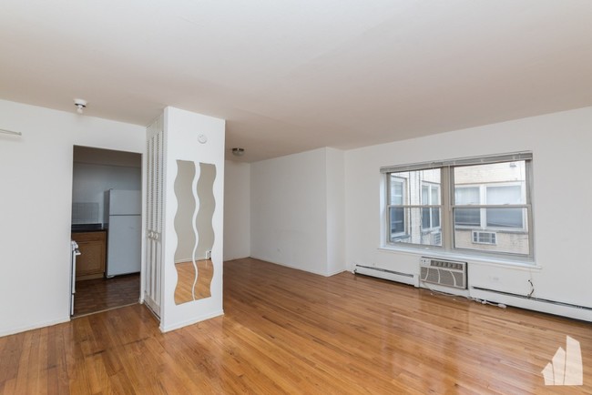 Foto del edificio - 6830 N Sheridan Rd