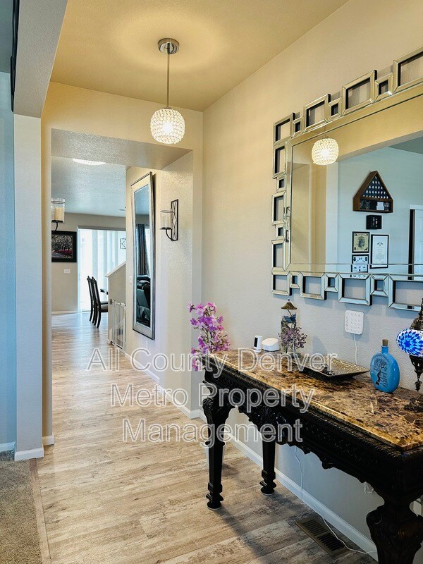 Building Photo - 9342 Salida St