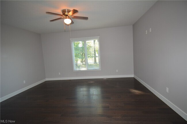 Building Photo - 312 Garfield Dr