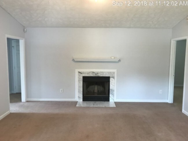 Building Photo - 146 Chapel Hill Dr