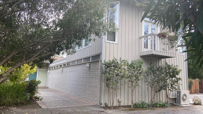 Building Photo - 81 Clay Dr
