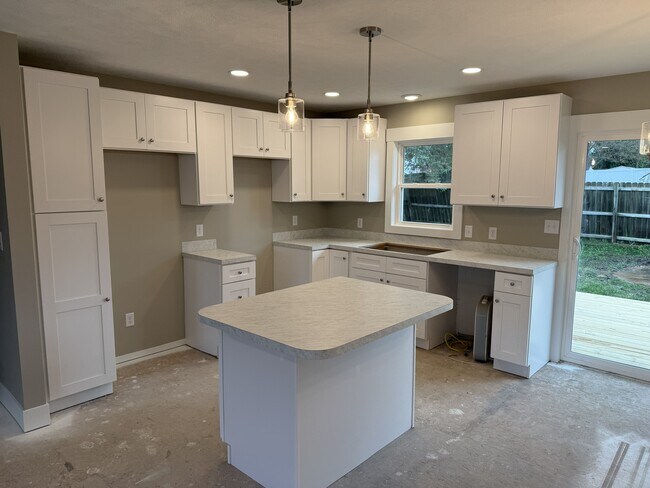 Foto del edificio - 4618 W Grand Blvd NW