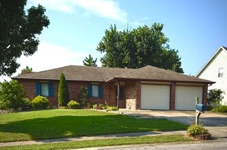 Building Photo - 2301 Winchester Dr