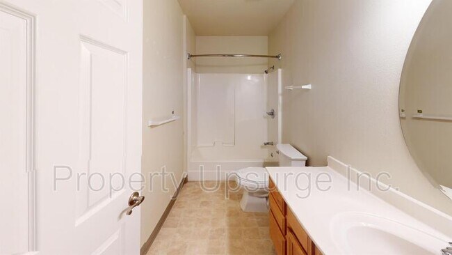 Foto del edificio - 130 E 6th St