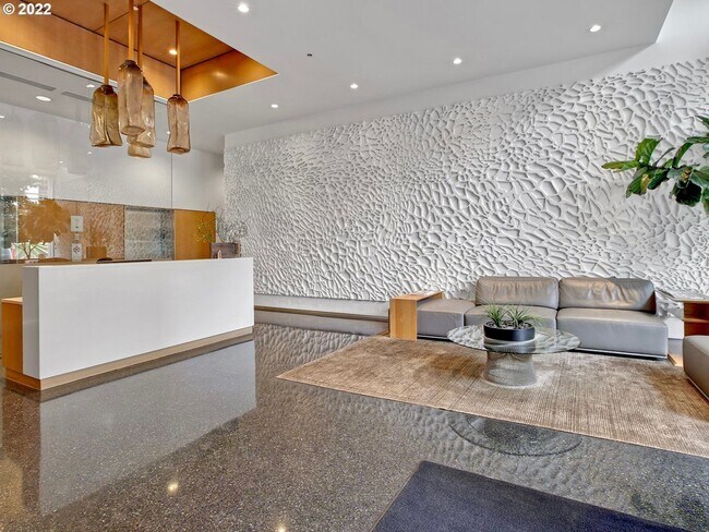 Building Photo - Incredible Views on the 12th Floor - Luxur...