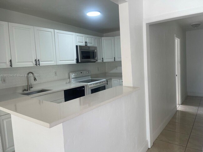 Foto del edificio - 2329 NE 173rd St
