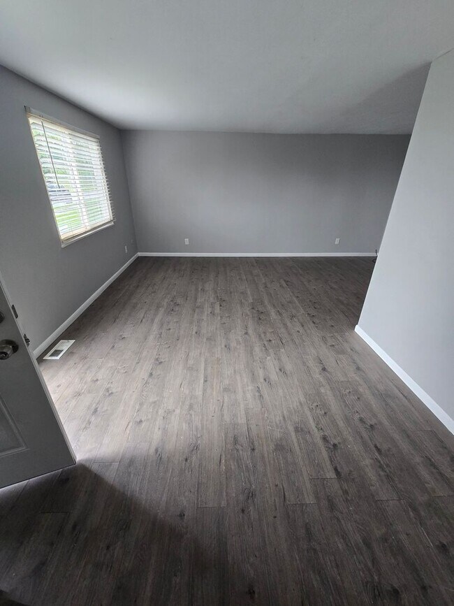 Foto del edificio - 1616-1618 E 25TH AVE