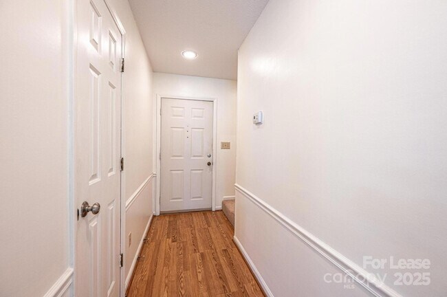 Foto del edificio - 617 College Ave SW