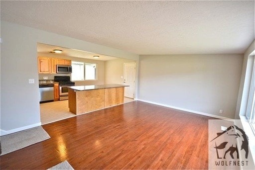 Building Photo - 135 Green Dr