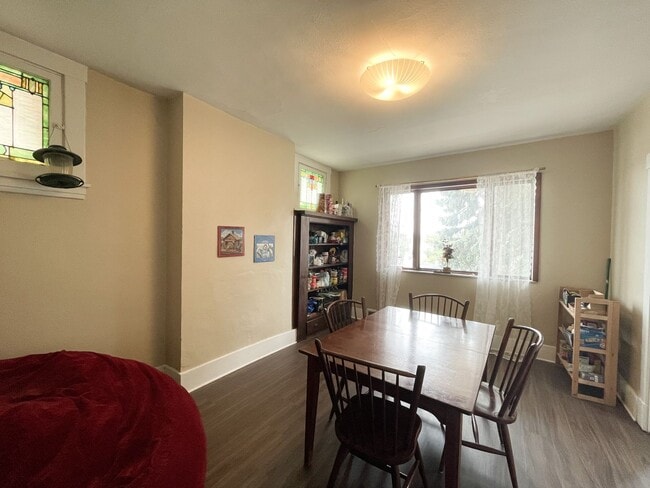 Foto del edificio - 1526 Fernleaf St