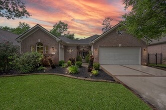 Building Photo - 204 W Pines Dr